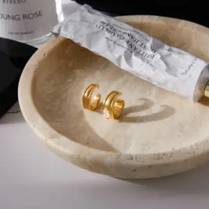 Sa7e7f458b3e847cf9ea5b0bce01ee9e9K