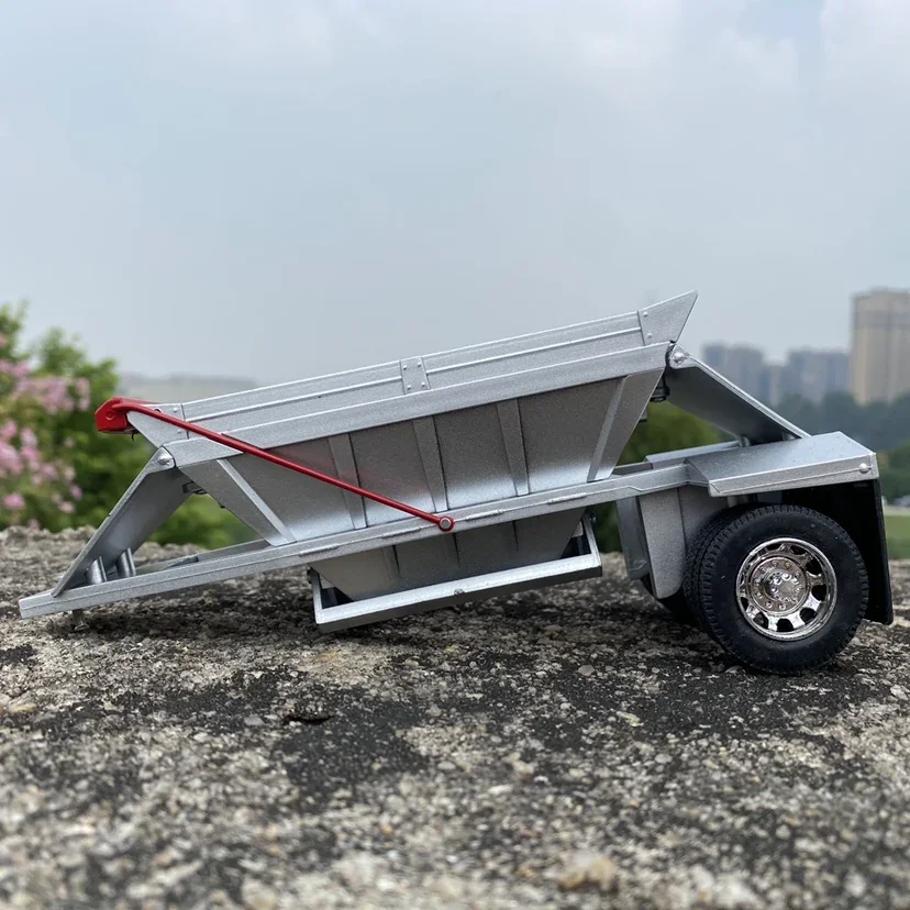 1/32 Scale Trailer Truck Model for Collectors 2 1/32 Scale Trailer Truck Model for Collectors - Image 2