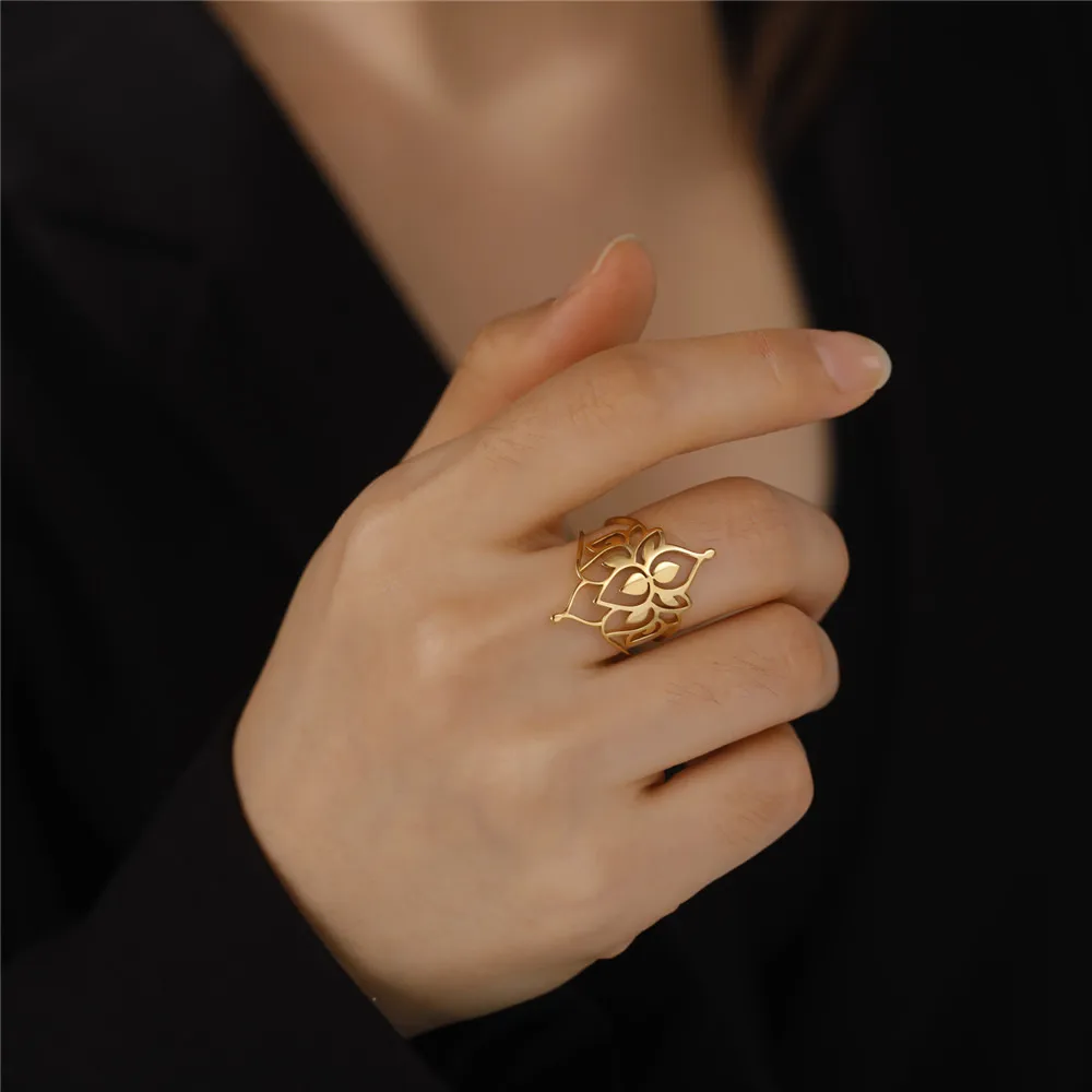 Vintage Floral Filigree Adjustable Ring for Women 4 Vintage Floral Filigree Adjustable Ring for Women - Image 4