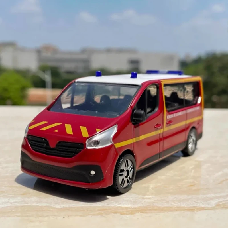 1/43 Scale Diecast Ambulance Model by WELLY 7 1/43 Scale Diecast Ambulance Model by WELLY - Image 7