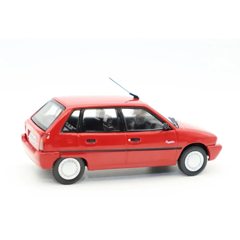 1:43 Citroen AX 1992 Model Car 3 1:43 Citroen AX 1992 Model Car - Image 3