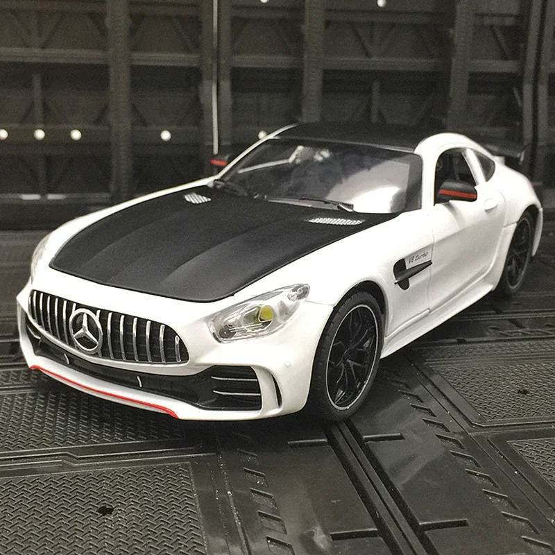 1:24 Scale Mercedes-Benz GTR Alloy Model 9 1:24 Scale Mercedes-Benz GTR Alloy Model - Image 9
