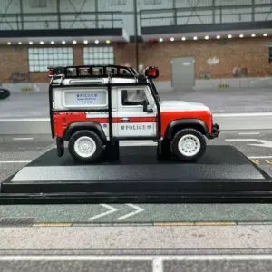 Land Rover Defender 90 Diecast Miniature Model 10 Sab1c1e1545b641908e0de1611ab42fbdV