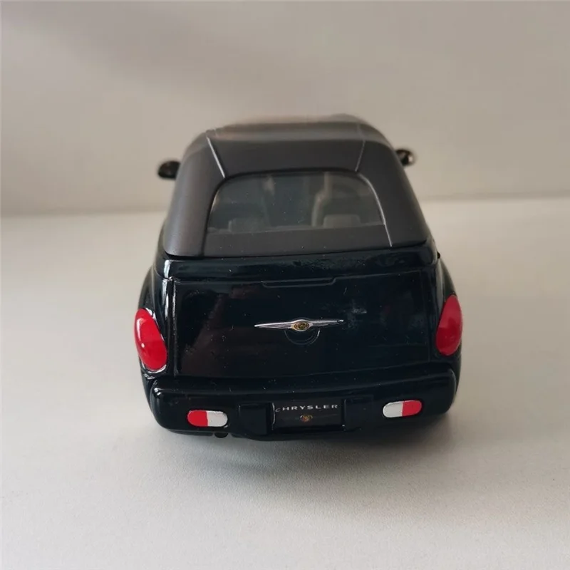 Black Chrysler PT Cruiser 1:24 Diecast Model 6 Black Chrysler PT Cruiser 1:24 Diecast Model - Image 6