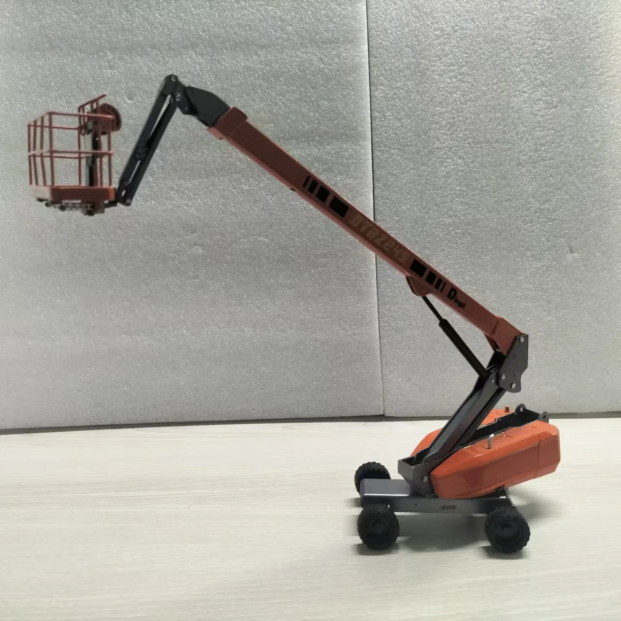 Dingli GTBZ24S Miniature Model Replica 4 Dingli GTBZ24S Miniature Model Replica - Image 4