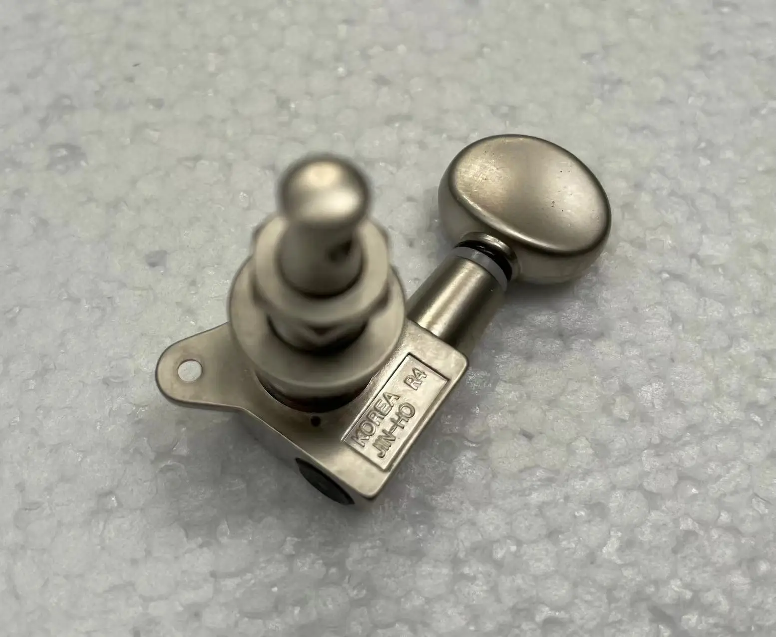 Professional Guitar Tuning Pegs Satin Silver 3 Professional Guitar Tuning Pegs Satin Silver - Image 3