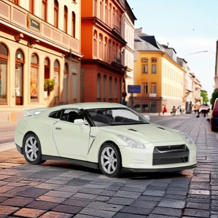WELLY 1:36 Nissan GT-R Diecast Model 2 WELLY 1:36 Nissan GT-R Diecast Model - Image 2