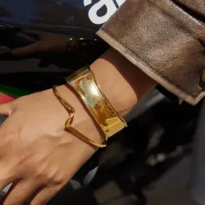 Sad00efbbe9df4f6585f523af73d1d92dm