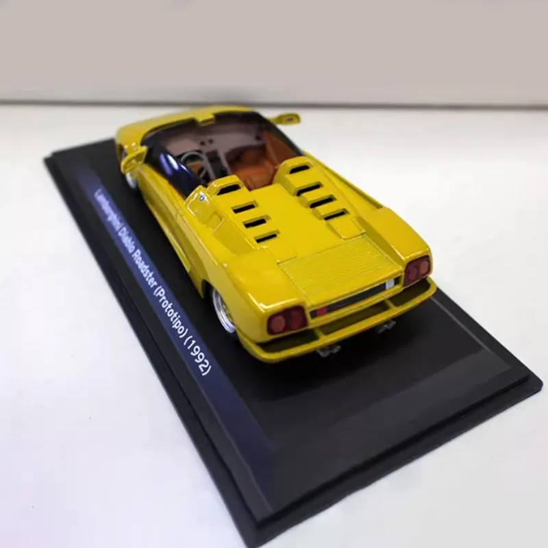1992 Lamborghini Diablo Roadster 1/43 Diecast Model 4 1992 Lamborghini Diablo Roadster 1/43 Diecast Model - Image 4