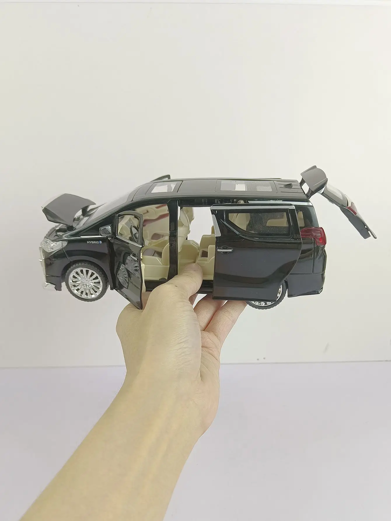 1:24 ALPHARD Diecast Model Car with Lights 6 1:24 ALPHARD Diecast Model Car with Lights - Image 6