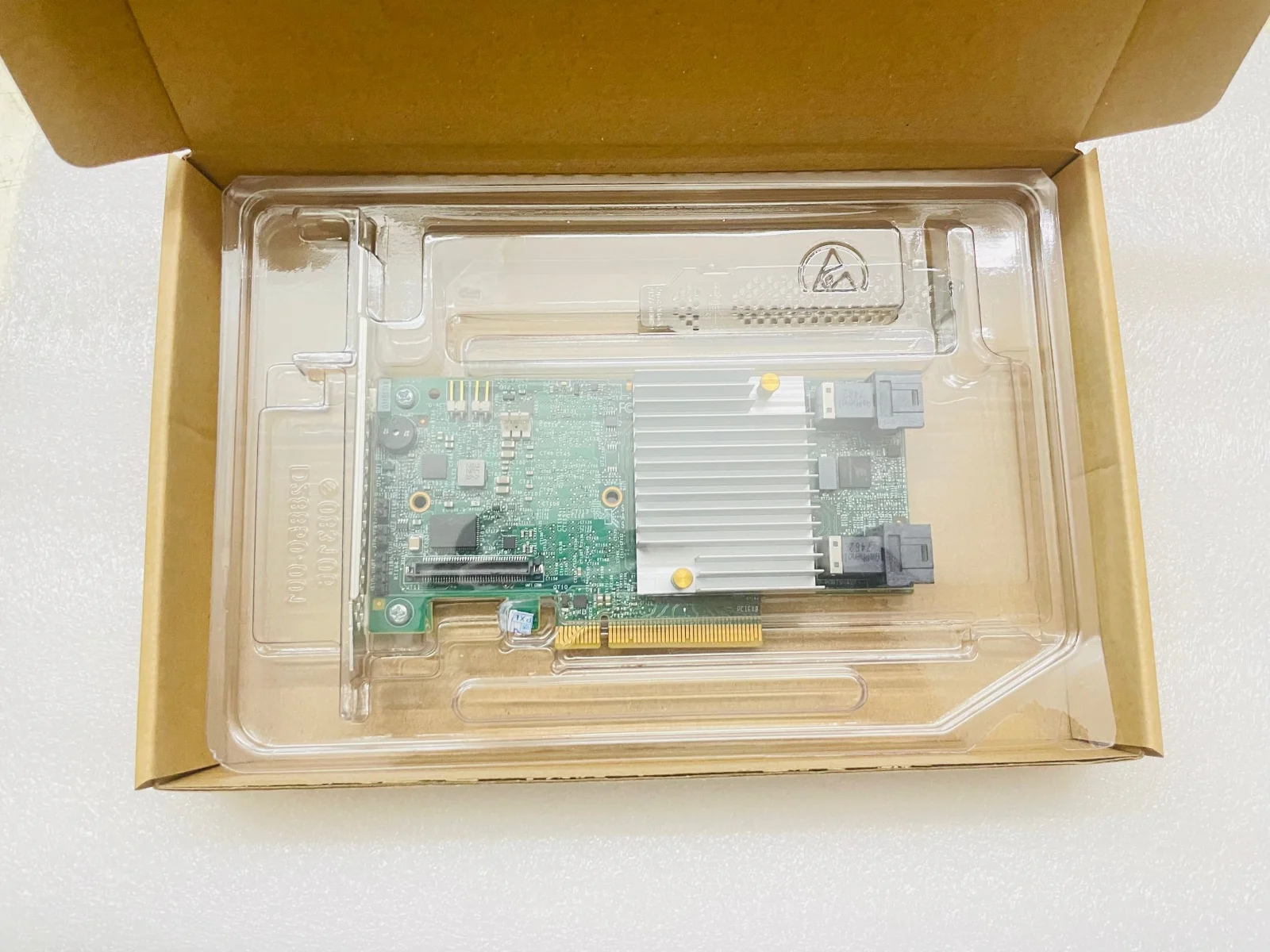 LSI 9362-8i RAID Controller Card with 8 SATA/SAS Ports 4 LSI 9362-8i RAID Controller Card with 8 SATA/SAS Ports - Image 4