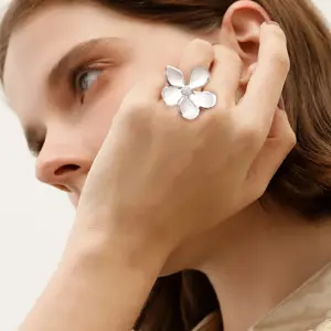 Stainless Steel Gold Flower Ring 9 Saedfacd24ab24085913aa3561407f777i