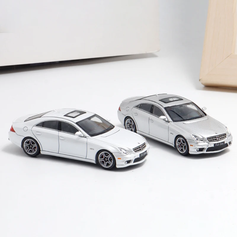 Red Mercedes-Benz CLS 63 AMG Diecast Model 1:64 2 Red Mercedes-Benz CLS 63 AMG Diecast Model 1:64 - Image 2