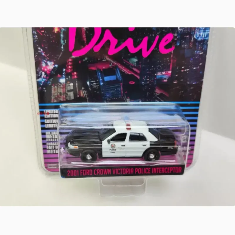 Diecast 2001 Ford Crown Victoria Police Car 3 Diecast 2001 Ford Crown Victoria Police Car - Image 3