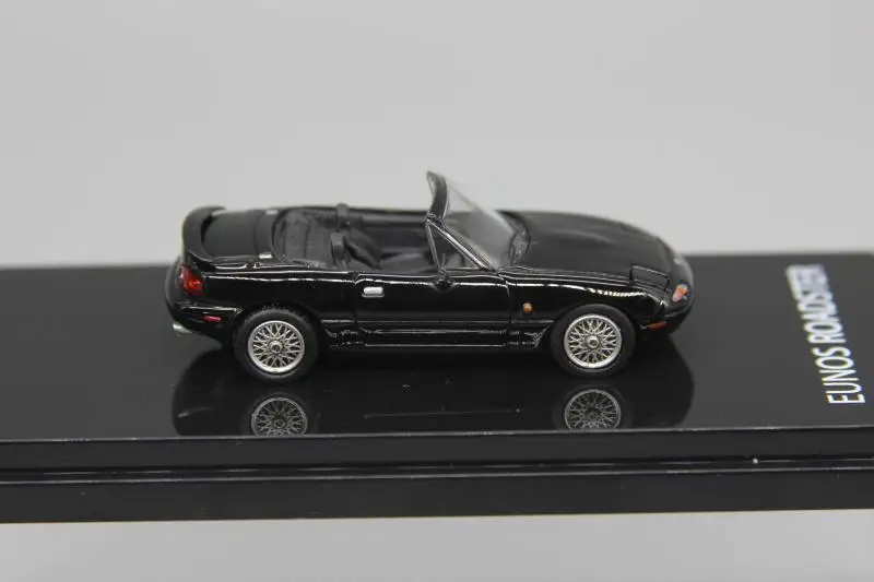 1:64 Scale Mazda Miata MX-5 Diecast Model 2 1:64 Scale Mazda Miata MX-5 Diecast Model - Image 2