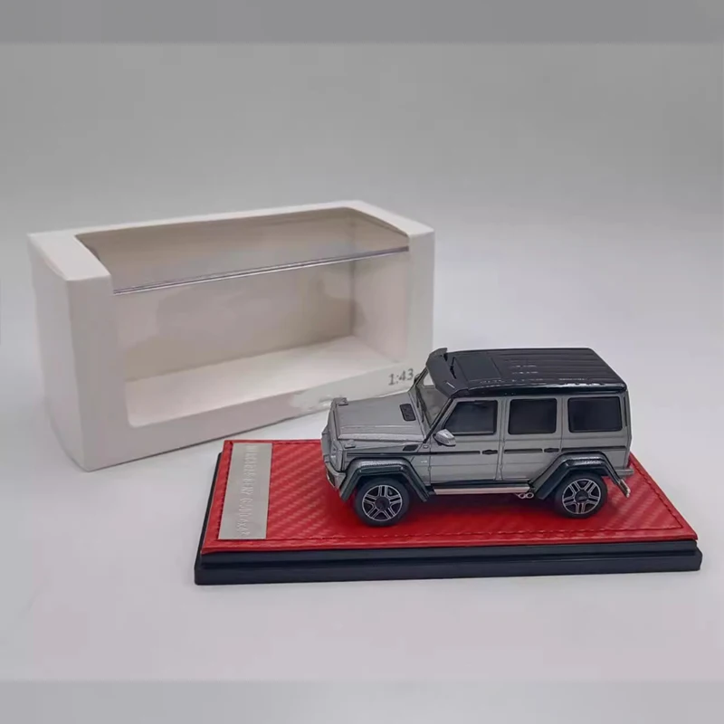 Diecast Alloy Model Car 1:43 Scale with 5 Colors 9 Diecast Alloy Model Car 1:43 Scale with 5 Colors - Image 9