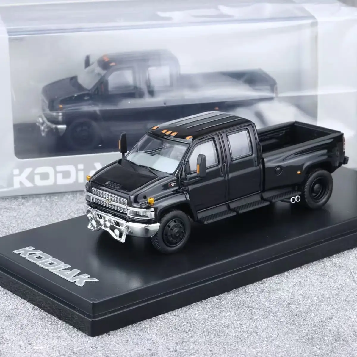 GMC Topkick & Kodiak 1:64 Diecast Model 2 GMC Topkick & Kodiak 1:64 Diecast Model - Image 2