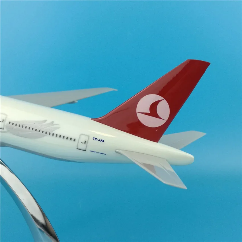 Turkish Airlines B777 Model 1:200 Scale 3 Turkish Airlines B777 Model 1:200 Scale - Image 3