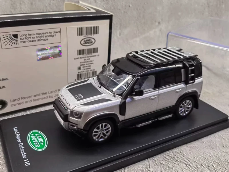 Land Rover Defender 110X Diecast Model 1:43 Scale 7 Land Rover Defender 110X Diecast Model 1:43 Scale - Image 7