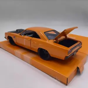 1970 Plymouth Road Runner Diecast Model for Collectors 9 Sb0f145ab022f4a61b2a00cfe5186161aK