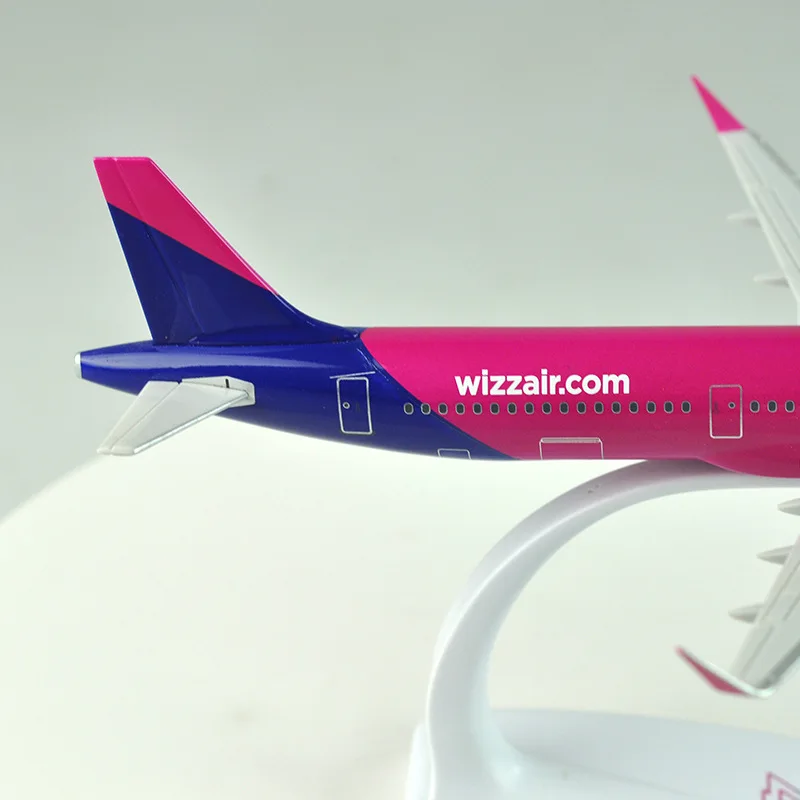 WIZZ AIR Resin Model Airplane 22cm scale 3 WIZZ AIR Resin Model Airplane 22cm scale - Image 3