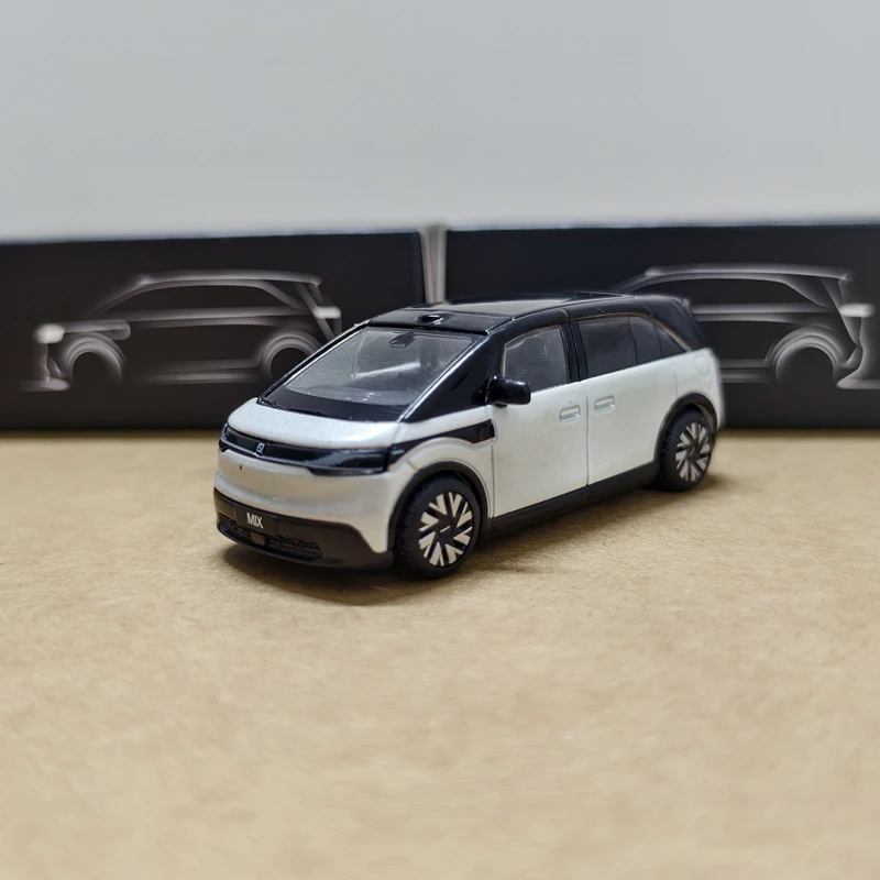 ZEEKR 007 7X SUV Diecast Model 1:64 Scale 2 ZEEKR 007 7X SUV Diecast Model 1:64 Scale - Image 2