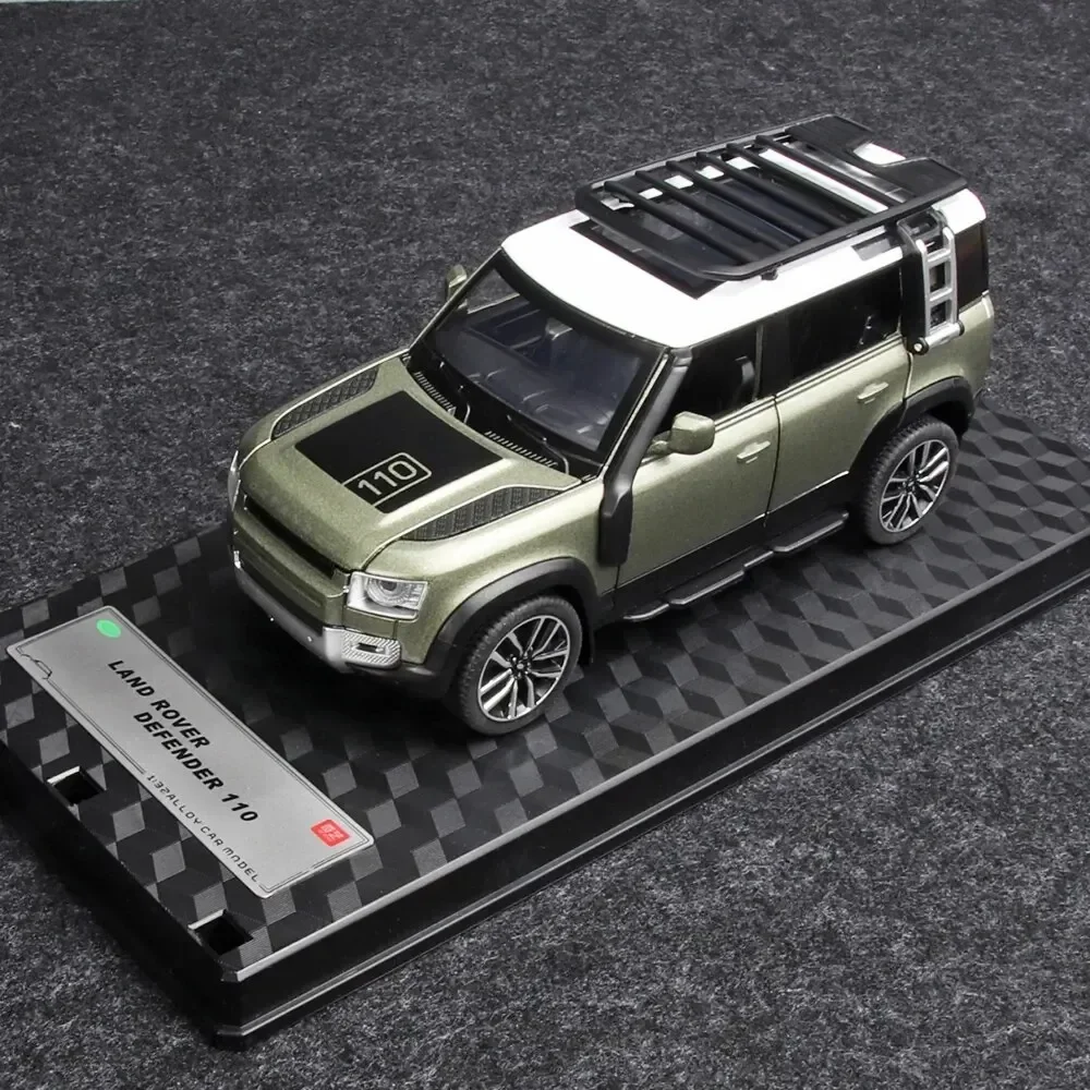 Land Rover Defender 110 1:32 Diecast Model with Light & Sound 4 Land Rover Defender 110 1:32 Diecast Model with Light & Sound - Image 4