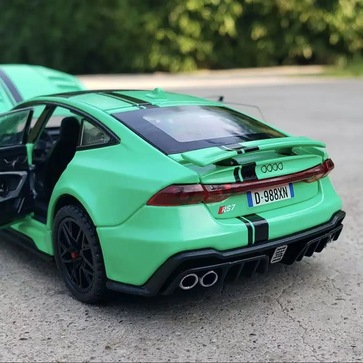 1:32 Scale Audi RS7 Diecast Car Model 2 1:32 Scale Audi RS7 Diecast Car Model - Image 2