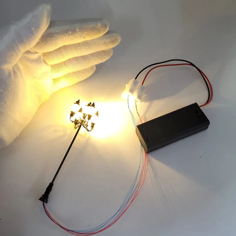 Vintage European-Style HO Street Lamps Set 5 Vintage European-Style HO Street Lamps Set - Image 5