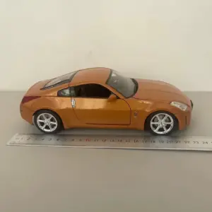 Flawed Nissan Lady Fairlady Z Model 1:18 Scale 10 Sb22f771753a54c82887ca191d75d25a1D