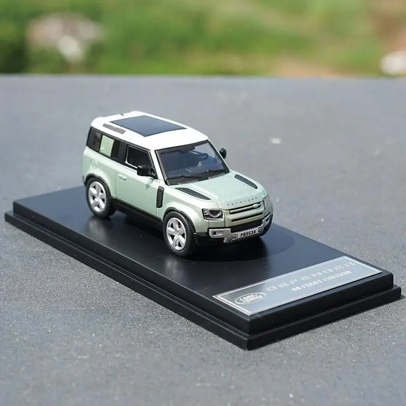 Land Rover Defender 90 Diecast Model 1:64 Scale 6 Land Rover Defender 90 Diecast Model 1:64 Scale - Image 6