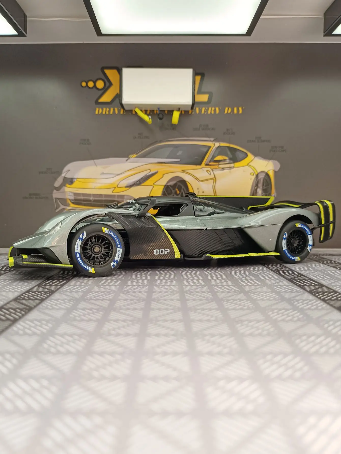 Yellow 1:24 Race Car Diecast Model 6 Yellow 1:24 Race Car Diecast Model - Image 6