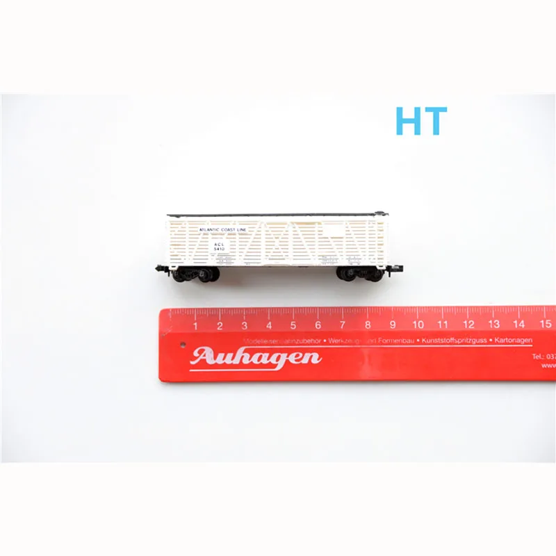 Vintage White Freight Boxcar Model 1/160 Scale 4 Vintage White Freight Boxcar Model 1/160 Scale - Image 4