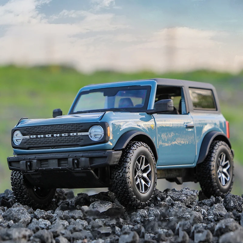 1:24 Scale Ford Bronco Badlands Diecast Model 2 1:24 Scale Ford Bronco Badlands Diecast Model - Image 2