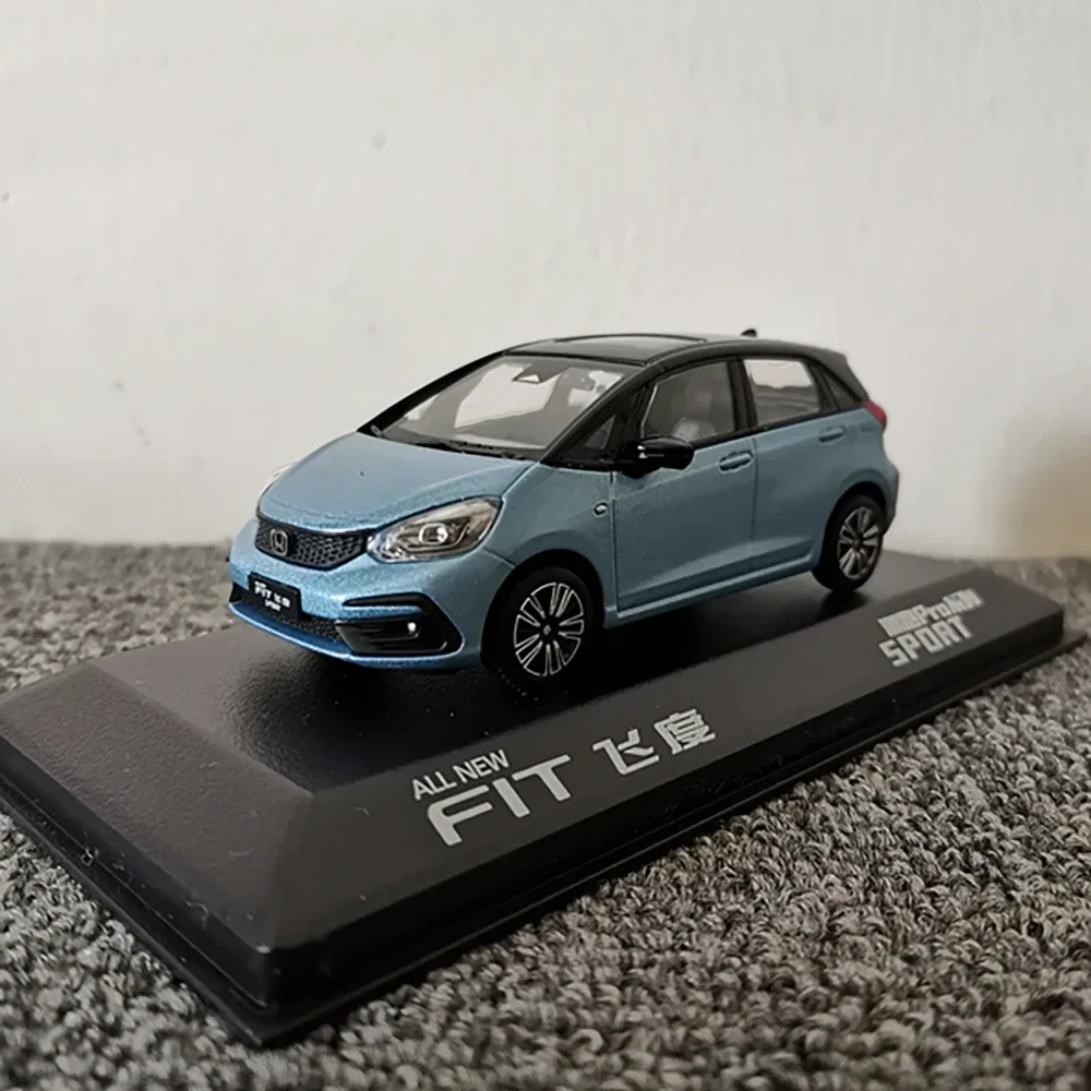 Honda Fit Crosstar 1:40 Scale Die-Cast Model 6 Honda Fit Crosstar 1:40 Scale Die-Cast Model - Image 6