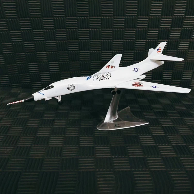 1/144 USAF B-1B Strategic Bomber Model 9 1/144 USAF B-1B Strategic Bomber Model - Image 9