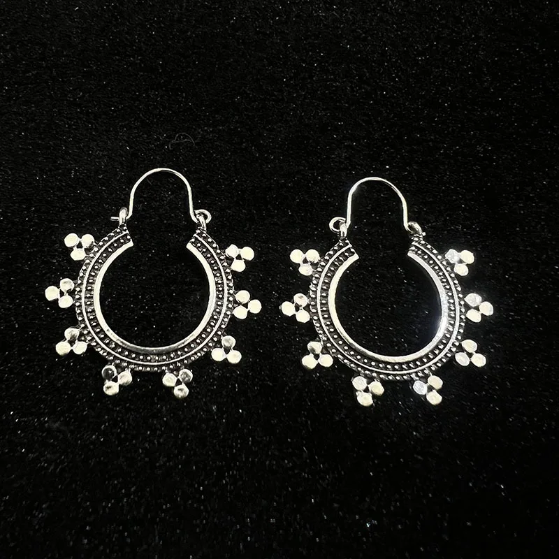 Vintage Silver Hoop Earrings for Women 2 Vintage Silver Hoop Earrings for Women - Image 2