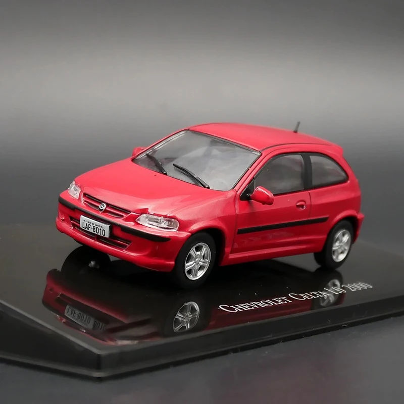 Diecast 1:43 Celta 2000 Model in Red 3 Diecast 1:43 Celta 2000 Model in Red - Image 3