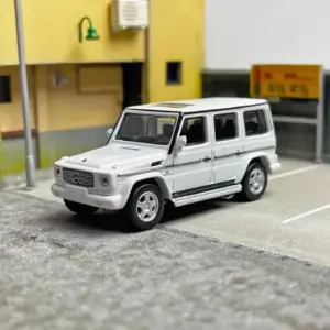 Kyosho 1/64 SUV Diecast Miniature Car in Pink 9 Sb486ece202c147e3b412ca152e291622x