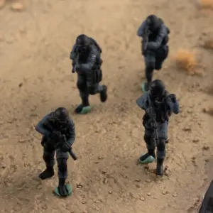 1:72 Resin SWAT Tactical Scene Model 11 Sb49b0a4e33274200824bea6272292df3M