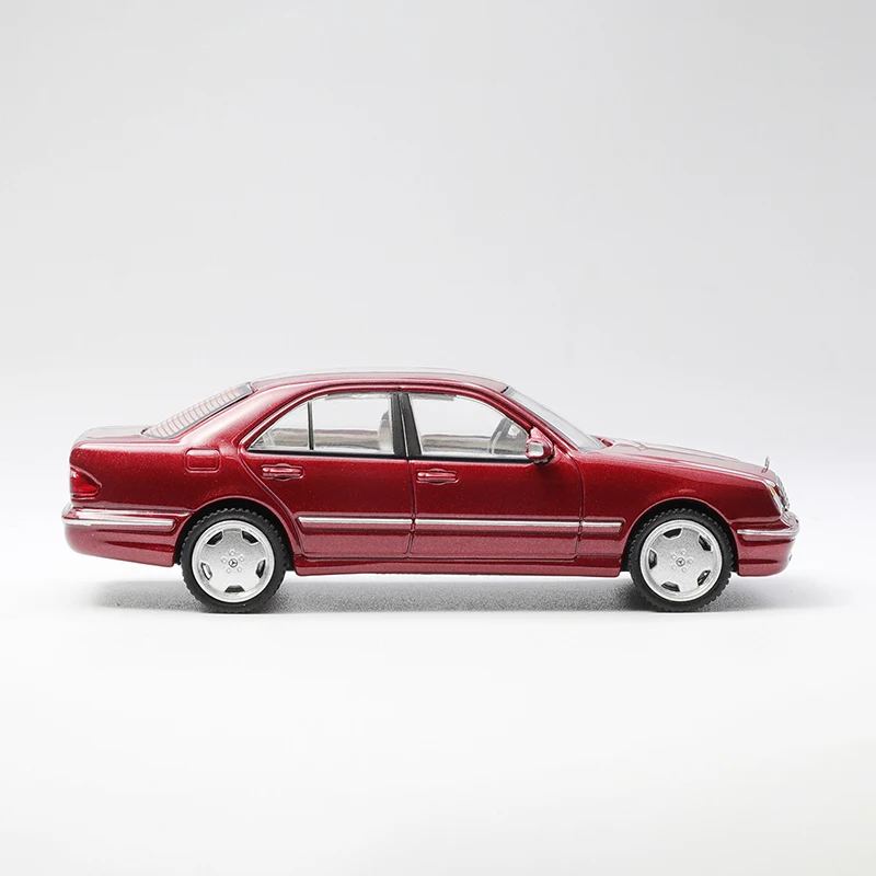 1:64 Mercedes-Benz E55 AMG W210 Diecast Model 4 1:64 Mercedes-Benz E55 AMG W210 Diecast Model - Image 4