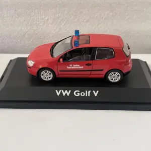 Detailed 1:43 VW Golf V Police Car Model 8 Sb50d01fdaf2740fc8d814f4b910bdb04p