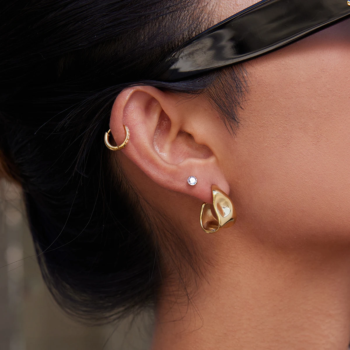 Gold Stainless Steel Geometric Earrings JDE0305036 3 Gold Stainless Steel Geometric Earrings JDE0305036 - Image 3