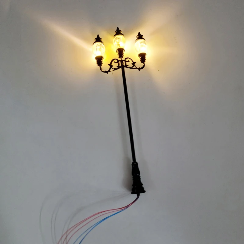 Vintage European-Style HO Street Lamps Set 8 Vintage European-Style HO Street Lamps Set - Image 8