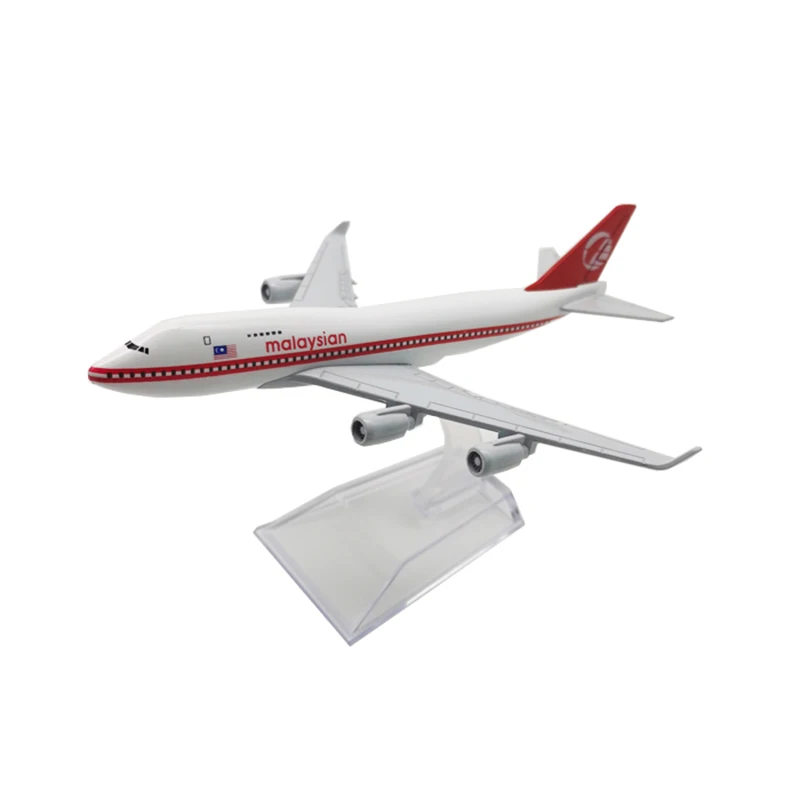 Malaysia Airlines B747 Model Replica 1:400 Scale 2 Malaysia Airlines B747 Model Replica 1:400 Scale - Image 2