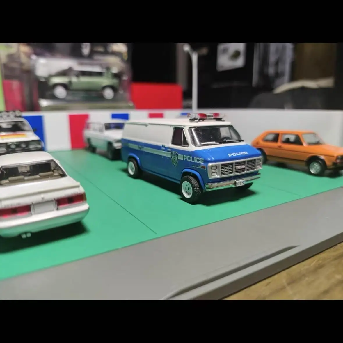 NYPD GMC Vandura Diecast Model 1:64 Scale 3 NYPD GMC Vandura Diecast Model 1:64 Scale - Image 3