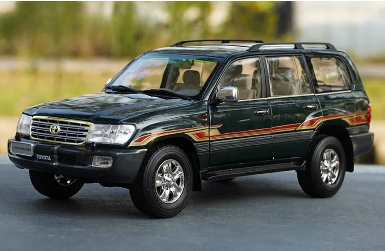 Diecast 1/18 FAW-Toyota Land Cruiser LC100 Model 3 Diecast 1/18 FAW-Toyota Land Cruiser LC100 Model - Image 3