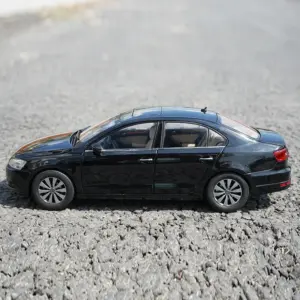 1:18 Scale Diecast Modern Sedan Model 7 Sb5f825cba32b46cca451b6796b4cdc74Y
