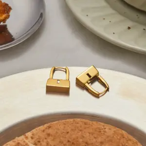 Stainless Steel Lock-Shaped Gold Hoop Earrings 12 Sb5fcac792d9e48f4bb7a5b8895a3661di