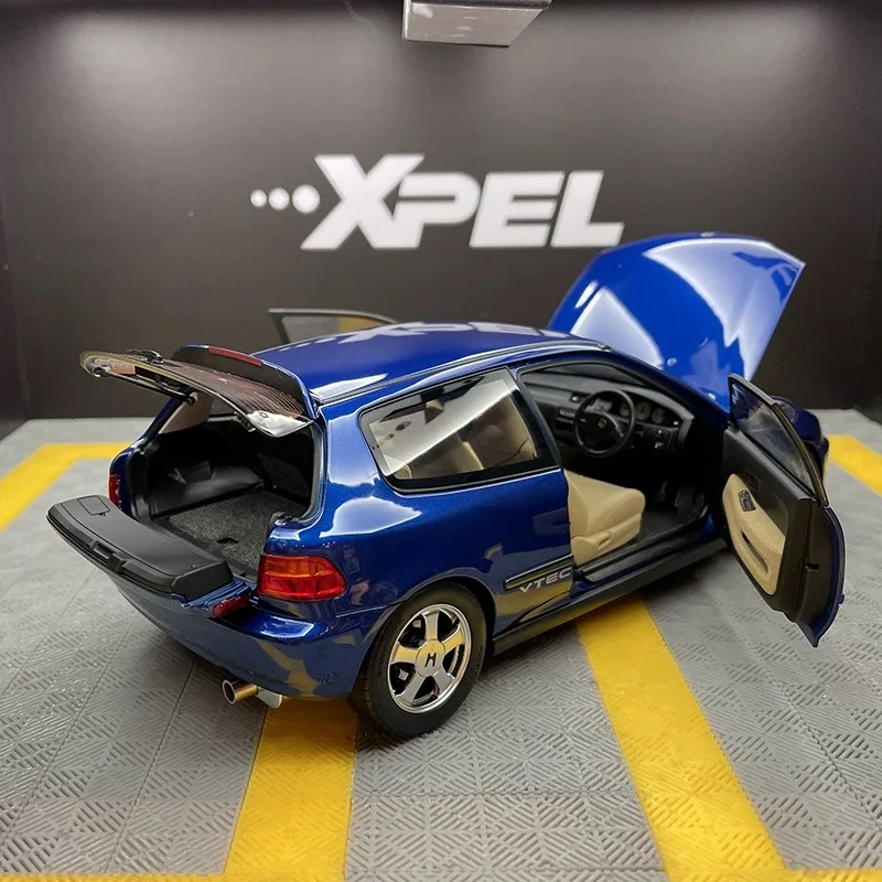 Blue Honda Civic EG6 1:18 Scale Die-Cast Model 5 Blue Honda Civic EG6 1:18 Scale Die-Cast Model - Image 5